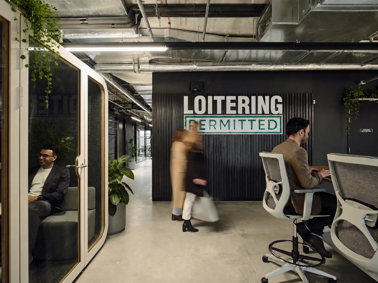 Enterprise team using hybrid coworking memberships in Australia