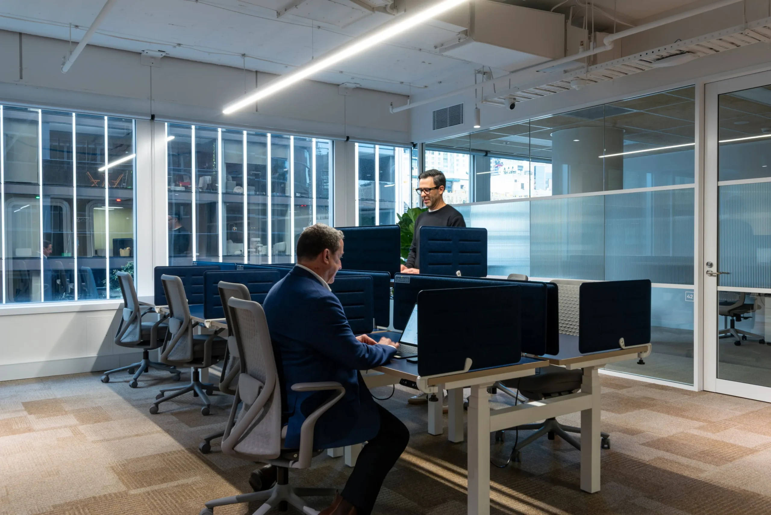 corporatecubes-co-sydney-dedicated-desk-team-workspace-01