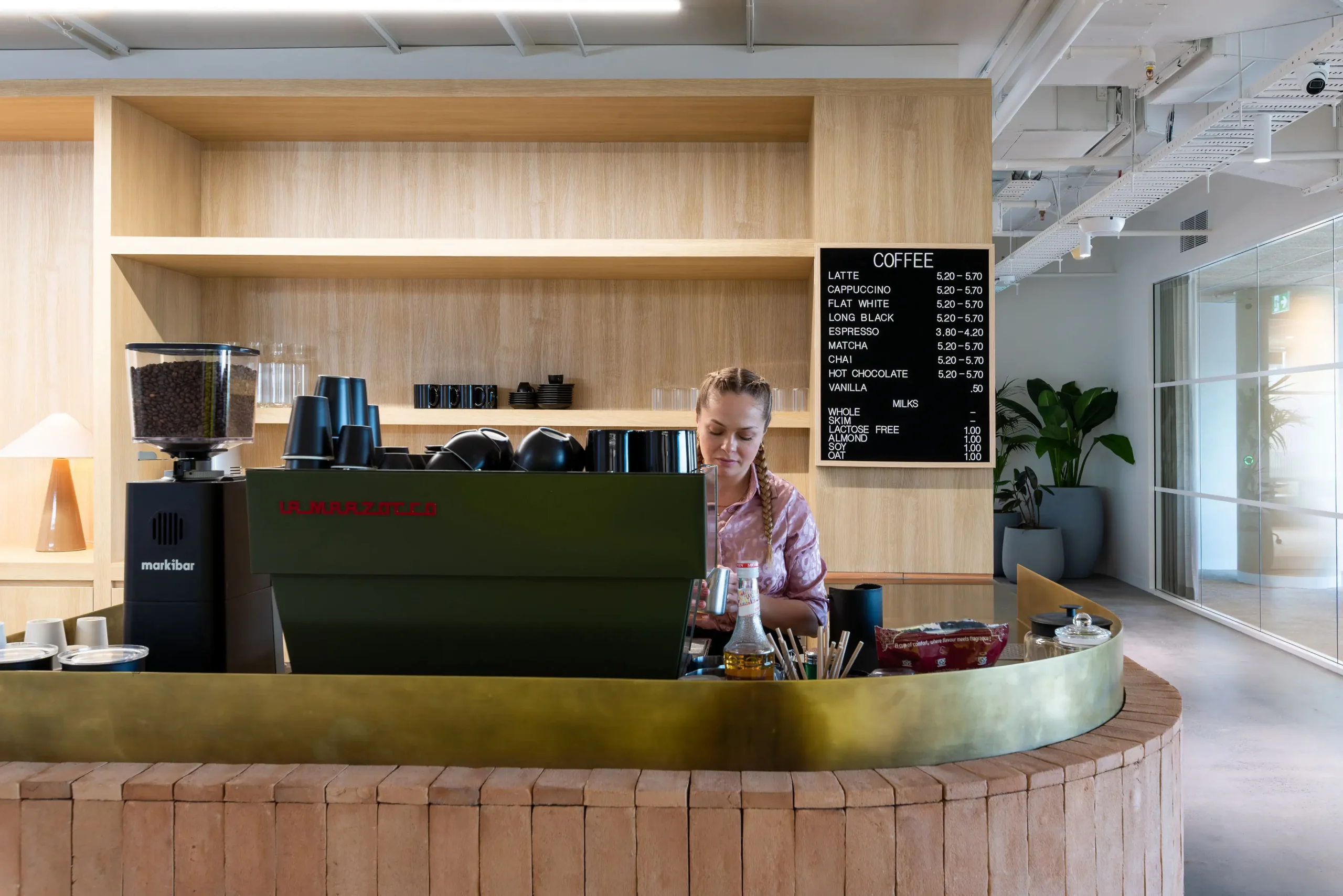 corporatecubes-co-sydney-workspace-cafe-reception-04